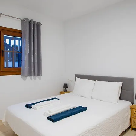 Vista Reina - Luxury 6 Bedroom - Heated Pool- Views - Pool Table - Vista Lobos - Villa Playa Blanca (Lanzarote)