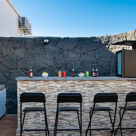 Villa Vista Reina - Luxury 6 Bedroom - Heated Pool- Views - Pool Table - Vista Lobos - Playa Blanca (Lanzarote)