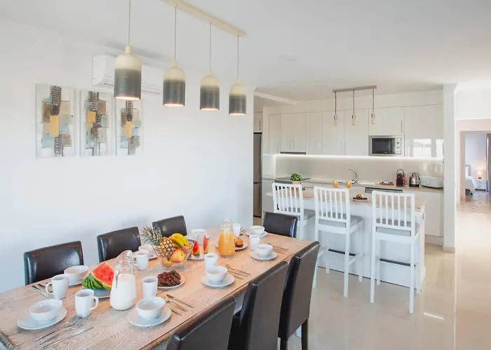 Vista Reina - Luxury 6 Bedroom - Heated Pool- Views - Pool Table - Vista Lobos - Playa Blanca (Lanzarote)