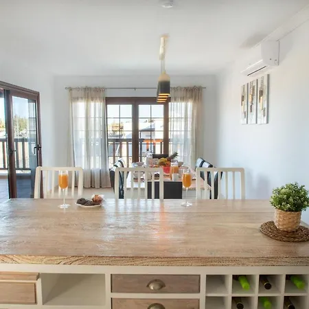 וילה Vista Reina - Luxury 6 Bedroom - Heated Pool- Views - Pool Table - Vista Lobos -